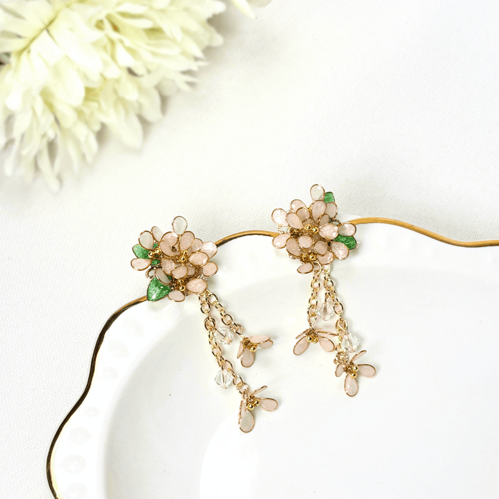 【銀木犀/ギンモクセイ】2wayイヤリング 秋の新作 揺れる白い花 金属アレルギー対応 ニッケルフリー 受注生産 | 6枚目